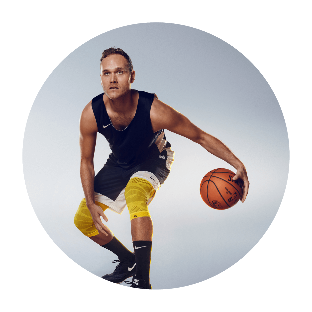 Bauerfeind Sports Knee Compression NBA Action Shot 2