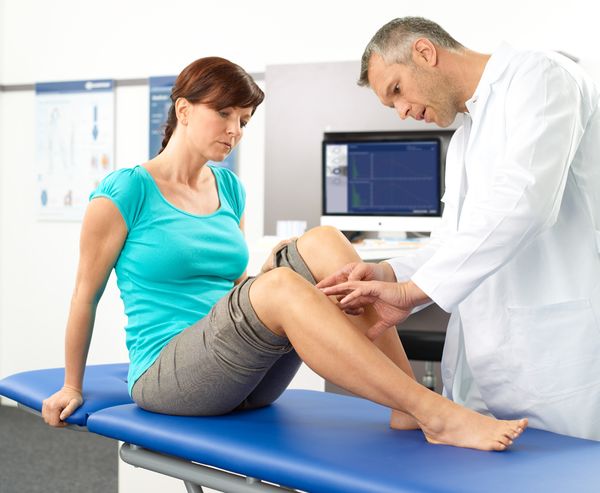 Knee pain has various causes