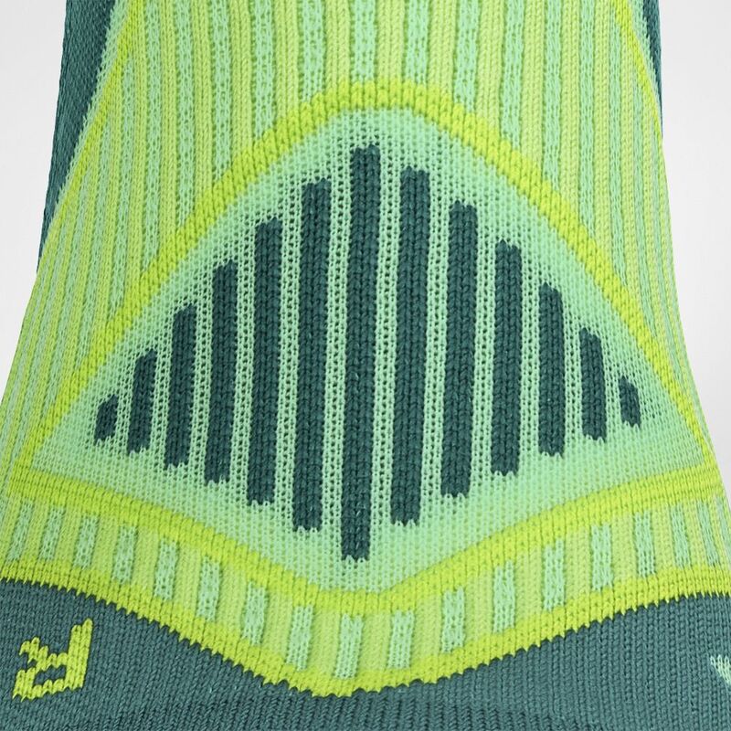 Outdoor Performance Mid Cut Socks