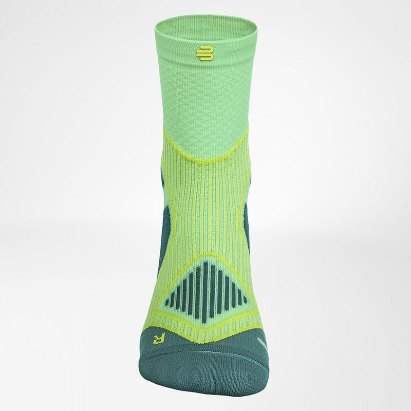 Outdoor Performance Mid Cut Socks