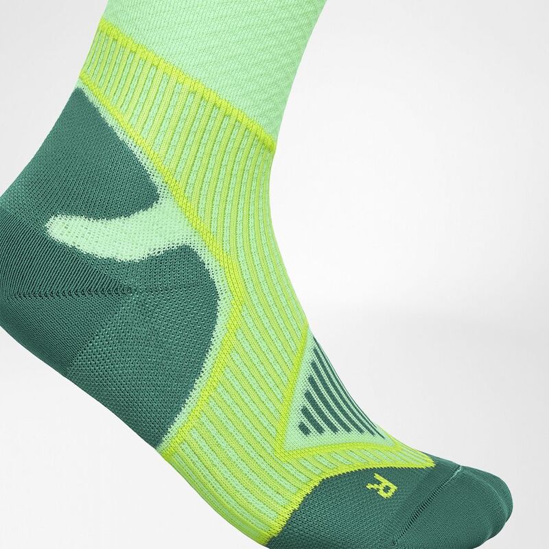 Outdoor Performance Mid Cut Socks Outdoor Performance Mid Cut Socks