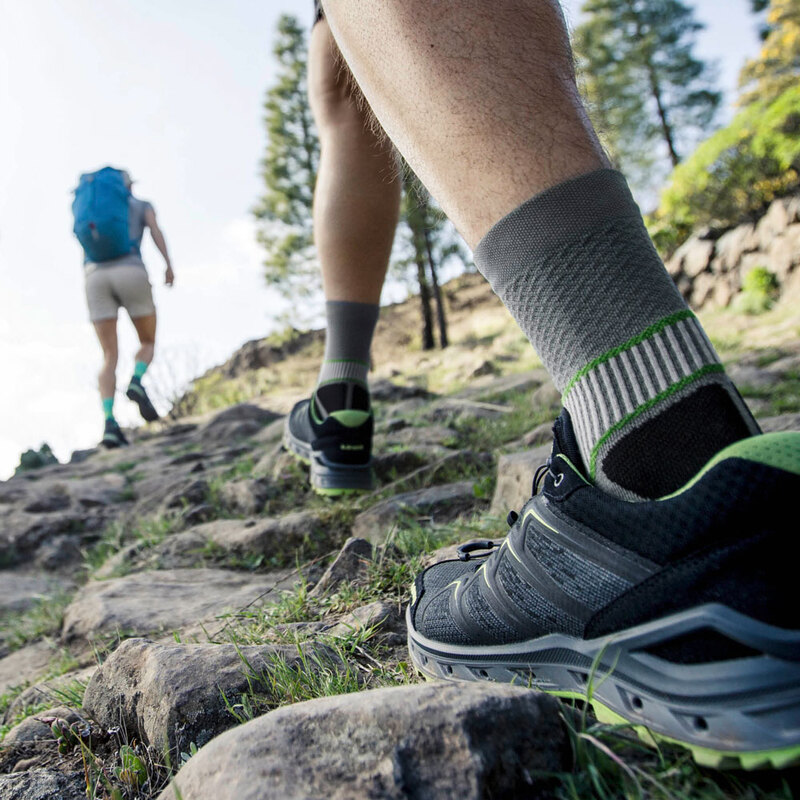 Outdoor Performance Mid Cut Socks